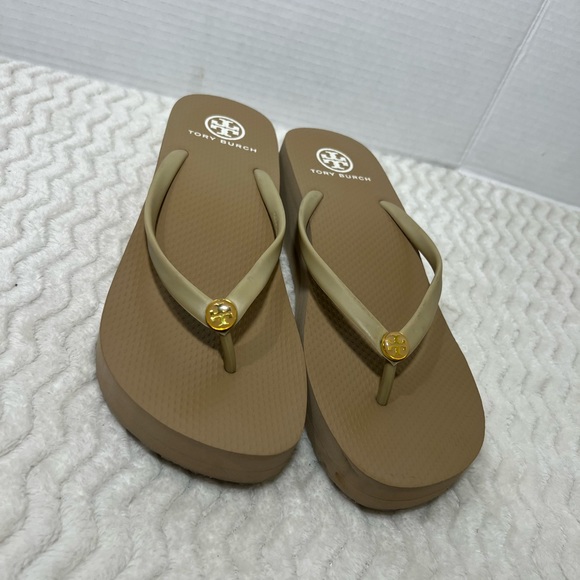 Tory Burch Sandals Women’s 9.5M Beige Wedge Thong Thin Flip Flops Casual Comfort - Picture 3 of 11